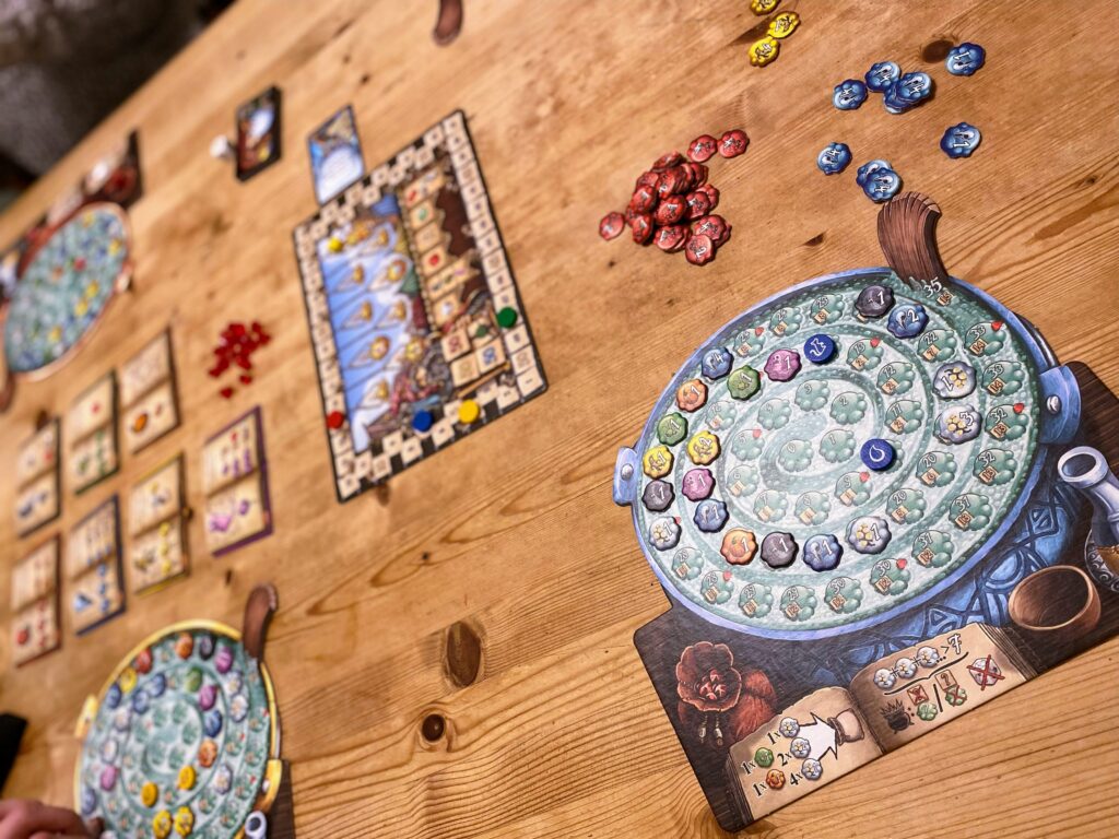 Quacks of Quedlinburg Table Pots Boards Ingredient Chips Scoring Track Cards Victory Points Phase